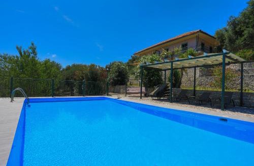 Koutsi Apartment | Antigoni Villas