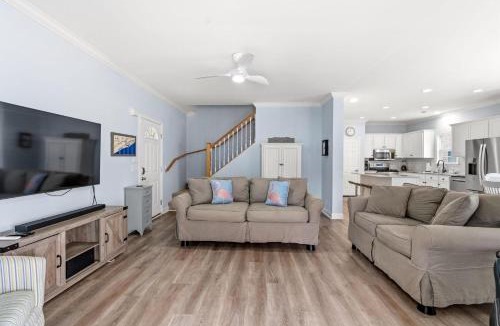 Windy Hill House | Antigua Breeze - 3rd Row - Windy Hill Section