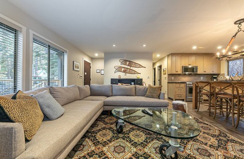 Sunnyside House | Antler Cabin By Tahoe Getaways - Remodeled 2 BR in Tahoe Park - Walk to Lake