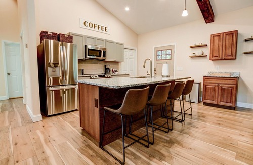 Waynesville Cabin | Antler View Ridge | Private Waynesville Mountain Retreat with Blue Ridge Views