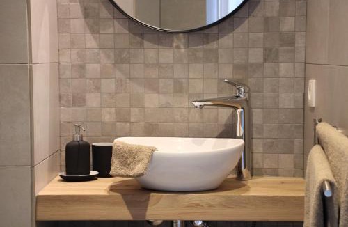 University District Apartment | Antwerp White House