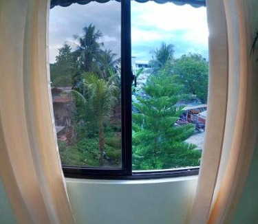 Dumaguete Hostel | Antwet Backpacker's Inn & Rooftop Bar