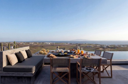 Kamari Villa | Anzo Villas