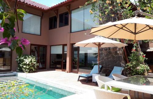 Senggigi Villa | Aomi Villa