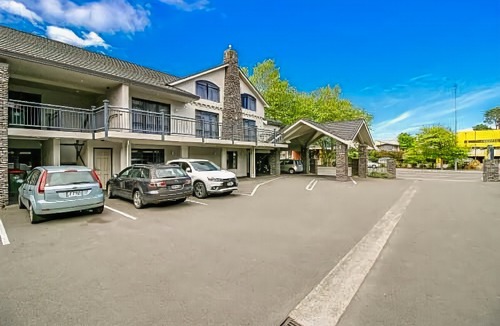 Whanganui Hotel | Aotea Motor Lodge