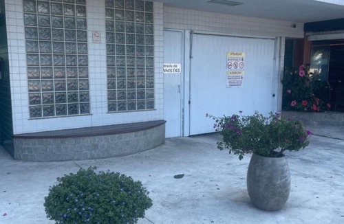 Barra Sul Apartment | Apê de fundos em condo beira mar com garagem e Wi-Fi