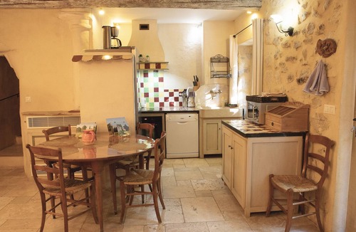 Saint-Hippolyte-le-Graveyron Apartment | Apartment in Provence, at the foot of Mont Ventoux - Château Juvenal
