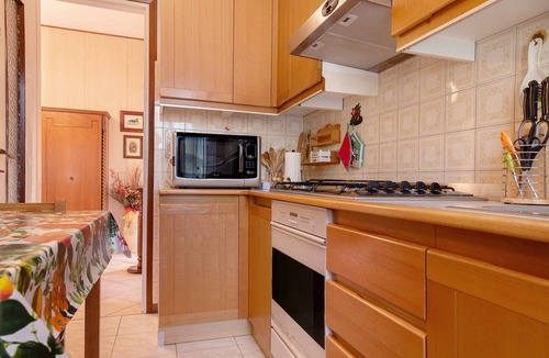 Maccagno Apartment | Apartment 'Casa Rosanna al lago' with Lake View, Balcony & Shared Garden