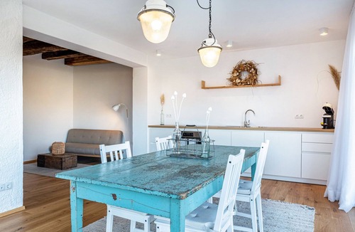 Tramin Apartment | Apartment "Eichhof Lavendel" with Private Open Terrace, Shared Garden & Wi-Fi