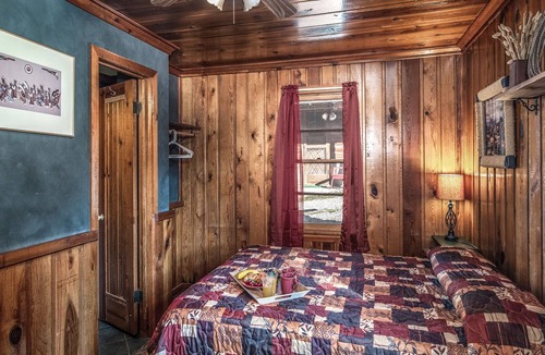 Ruidoso Cabin | Apache Village 1, Queen Bed, Midtown, Pet Friendly, Sleeps 2