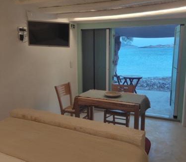 Psathi House | Apanemo Beach House Agios Nikolaos Kimolos