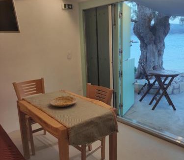 Psathi House | Apanemo Beach House Agios Nikolaos Kimolos