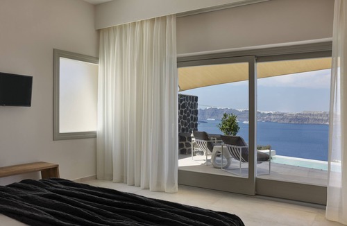 Akrotiri Hotel | Apanemo Hotel