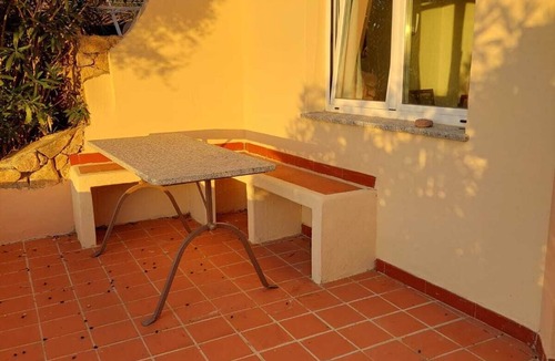 Canneddi Apartment | apartment with little garden five minutes walk from the beach