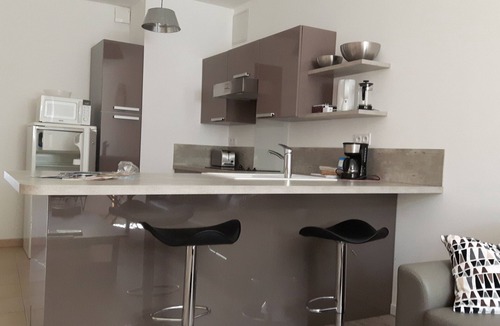 Apt Apartment | Apart. 4 * Modern Spacious with garden - Secure parking