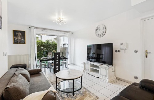 Alsace Apartment | Apart-Chic-Les-Ulis With Balcon, Terrasse and Parking