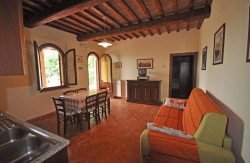 Montecatini Val di Cecina Apartment | Apartment 'Appartamento 7' with Shared Pool, Wi-Fi and Air Conditioning