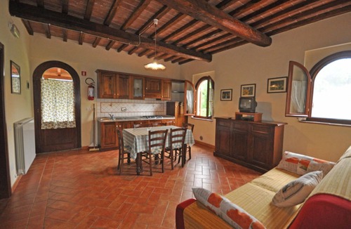 Montecatini Val di Cecina Apartment | Apartment 'Appartamento 6' with Shared Pool, Wi-Fi and Air Conditioning