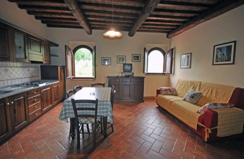 Montecatini Val di Cecina Apartment | Apartment 'Appartamento 6' with Shared Pool, Wi-Fi and Air Conditioning