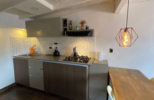 La America Apartment | Apart studio with city view near Pablo Tobon Hospital Wifi 500 Mbps