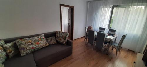 Saturn Apartment | Apartament Claudia