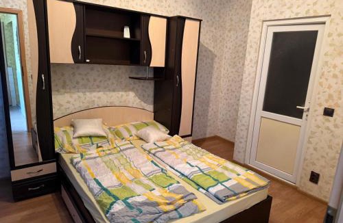 Baile Herculane Apartment | Apartament cu 2 Camere cu Băi Private Bucatarie Comună