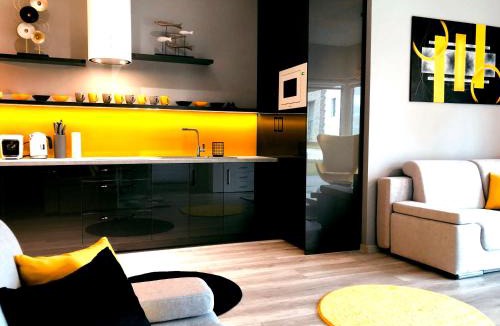 Wilkasy Apartment | APARTAMENT ELEGANCE YELLOW w Nautica Resort