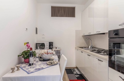 Cassone Apartment | Apartament in Malcesine Cassone on Lake Garda with Mountain View & Terrace