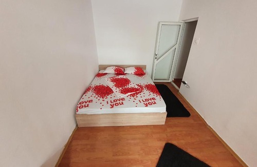 Saturn Apartment | Apartament Nero