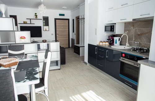 Mamaia-Sat House | Apartamentect Alezzi Black&White 4