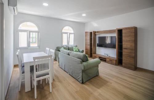 Algeciras Apartment | Apartamento centro ciudad patio cuarenta 2B