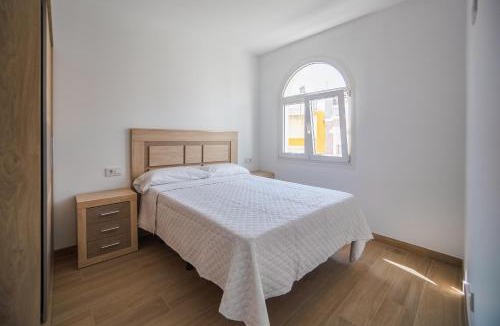 Algeciras Apartment | Apartamento centro ciudad patio cuarenta 2B