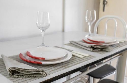 Parque das Palmeiras Apartment | Apartamento com varanda de frente para o MAR - Angra dos Reis - Shopping Piratas - Portaria 24hs