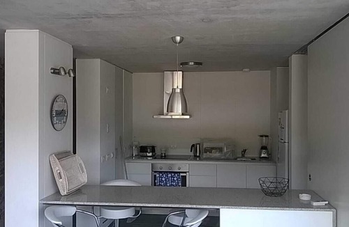 Punta Ballena Condo | Apartamento moderno con vista al mar.