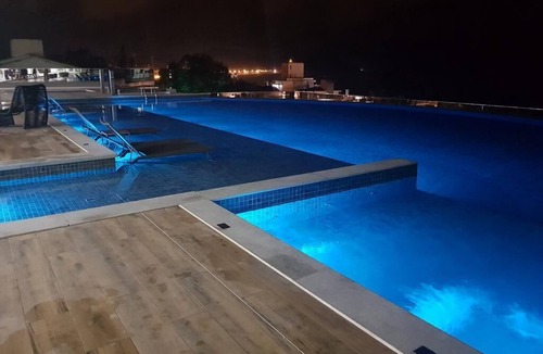 Ingleses Sul Apartment | Apartamento Moderno/piscina com Borda Infinita/vista Magnífica do Mar