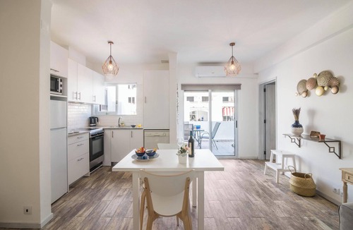 Santa Eulalia Apartment | Apartamento Patrick - Balaia with Shared Pool, Balcony & Wi-Fi