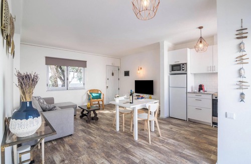 Santa Eulalia Apartment | Apartamento Patrick - Balaia with Shared Pool, Balcony & Wi-Fi