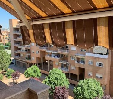 Genil Apartment | Apartamento, Piccolo Mare, junto centro, vistas Sierra Nevada