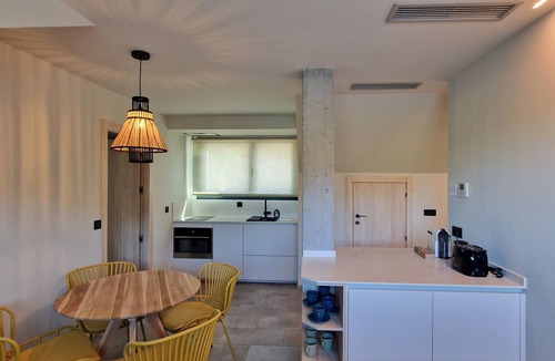 Castrelo de Mino Cabin | Apartamento Sobre el Embalse Ubicado en el Corazón del Vino Ribeiro