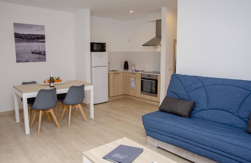 Cala Blanca Apartment | Apartamentos Maribel
