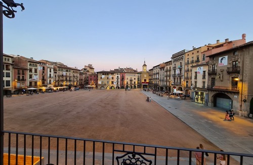 Vic Apartment | Apartaments Vicus 3, with views of the Plaza Mayor de Vic