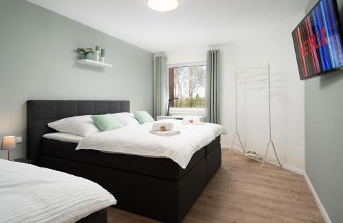 Hildesheim District Apartment | Aparte - Washer & Dryer - Kitchen & Parking - Smart-TV