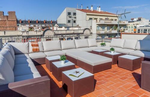 Esquerra de l'Eixample Apartment | Aparteasy - Deluxe Family Apartments with Pool
