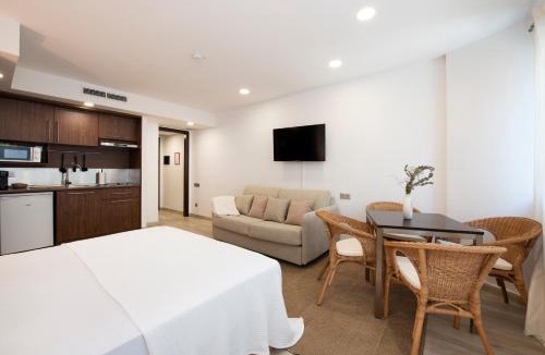 Castelldefels Apartment | Aparthotel Centric