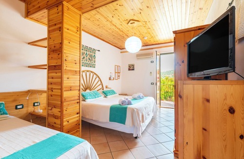Torre di Bari Hotel | Aparthotel Domus De Janas Sul Mare