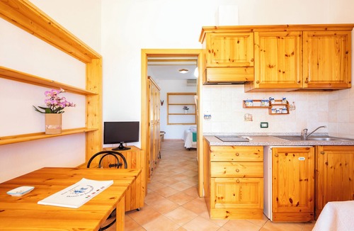Torre di Bari Hotel | Aparthotel Domus De Janas Sul Mare