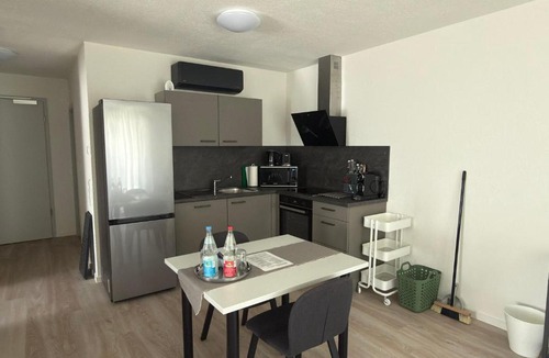 Remseck am Neckar Apartment | Aparthotel Neckartal - Premium Serviced Apartments mit je 1 oder 2 Doppelzimmern - Highspeed-WLAN, 55' Smart-TV in jedem Zimmer, Vollküche, Klima, Parkplatz - 15 Min nach Stuttgart, Ludwigsburg & Waiblingen - die perfekte Basis für Business & Privat!