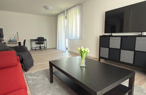 Remseck am Neckar Apartment | Aparthotel Neckartal - Premium Serviced Apartments mit je 1 oder 2 Doppelzimmern - Highspeed-WLAN, 55' Smart-TV in jedem Zimmer, Vollküche, Klima, Parkplatz - 15 Min nach Stuttgart, Ludwigsburg & Waiblingen - die perfekte Basis für Business & Privat!