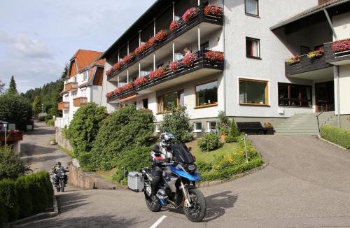 Bad Wildbad Apartment | Aparthotel Schwarzwald Panorama