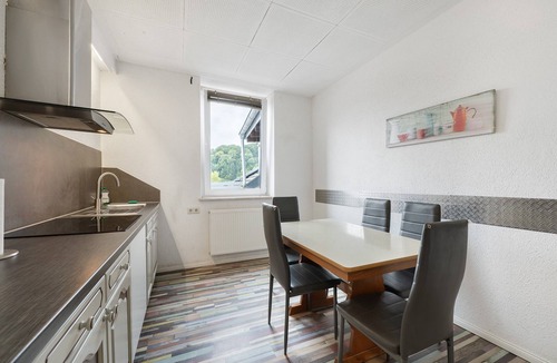 Thaleischweiler-Froschen Apartment | Apartment '9' with Air Conditioning, Private Terrace, Shared Garden and Wi-Fi